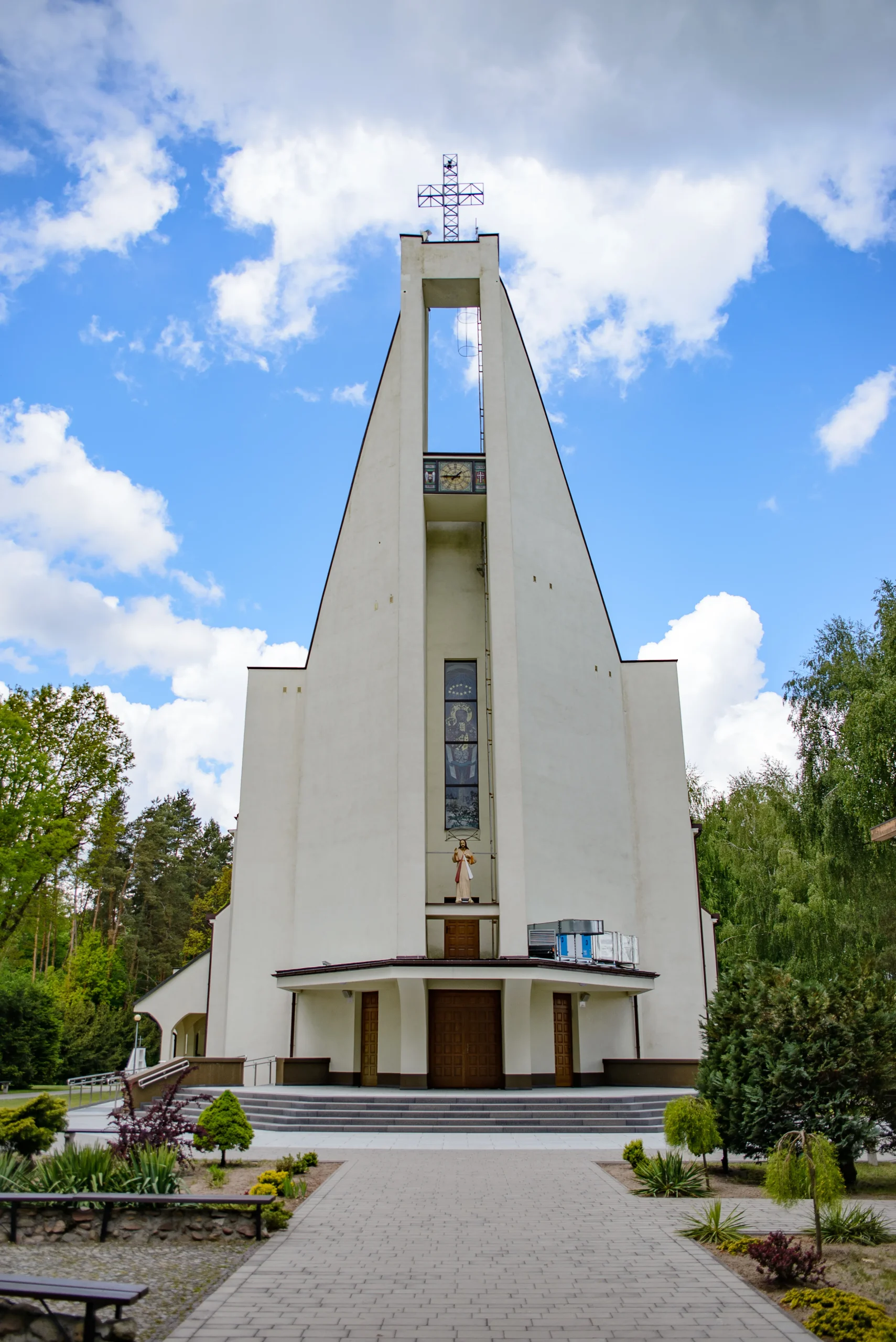 Parafia koćiół z lotu ptaka